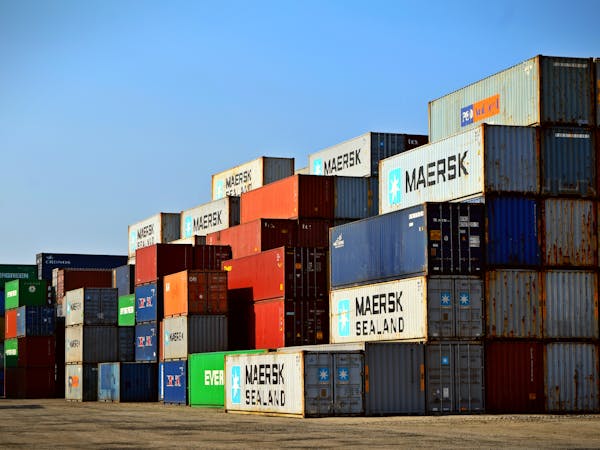 Global logistics network